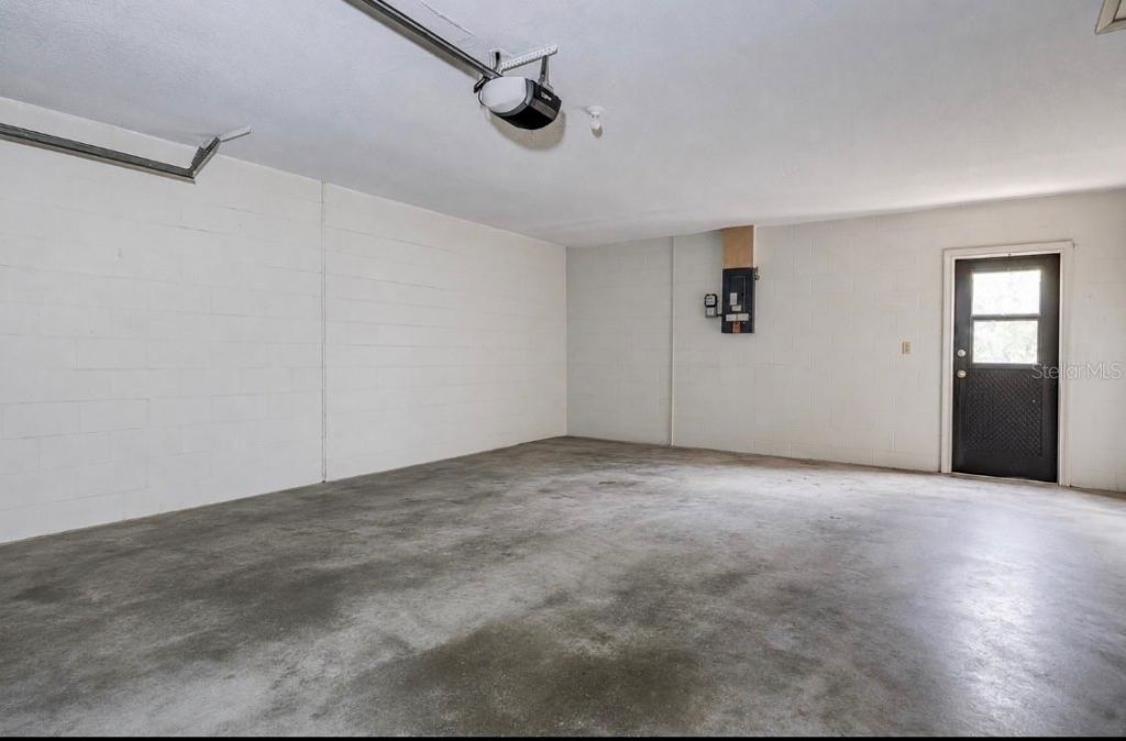 2876 Lake Valencia Boulevard E, Palm Harbor, FL 34684 Photo