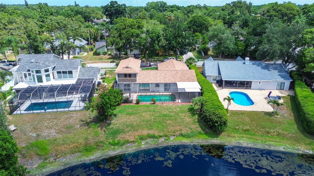 2876 Lake Valencia Boulevard E, Palm Harbor, FL 34684 Photo