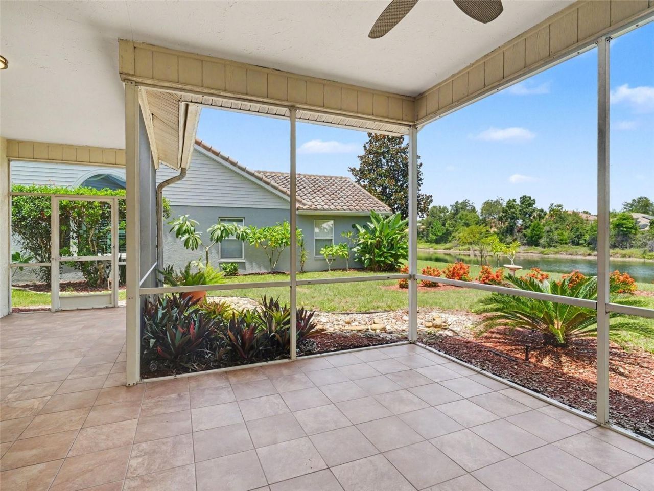 5325 Gardens Dr, Sarasota, FL 34243 Photo