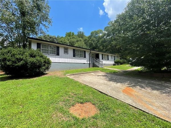 4420 Lynn Court , Powder Springs, GA 30127