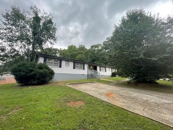 4420 Lynn Court , Powder Springs, GA 30127