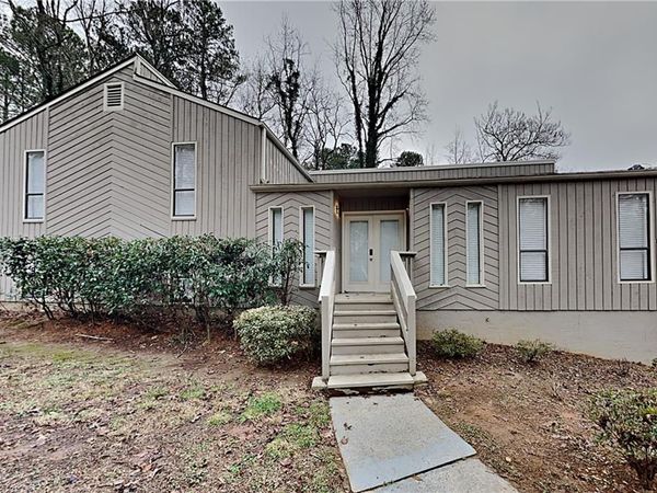 2929 Manitoba Lane , Marietta, GA 30062