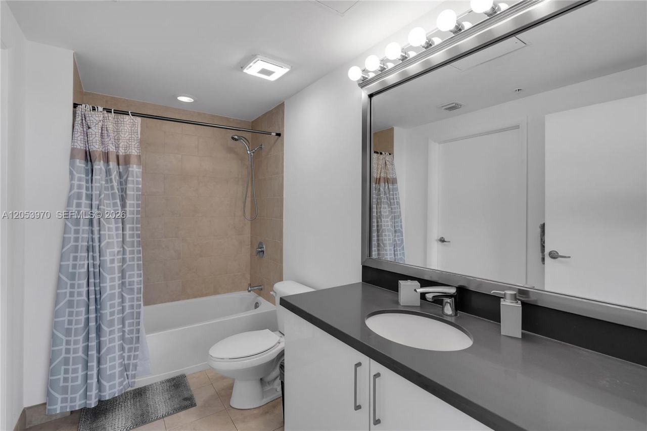90 SW 3rd St , Unit 4403, Miami, FL 33130 Photo