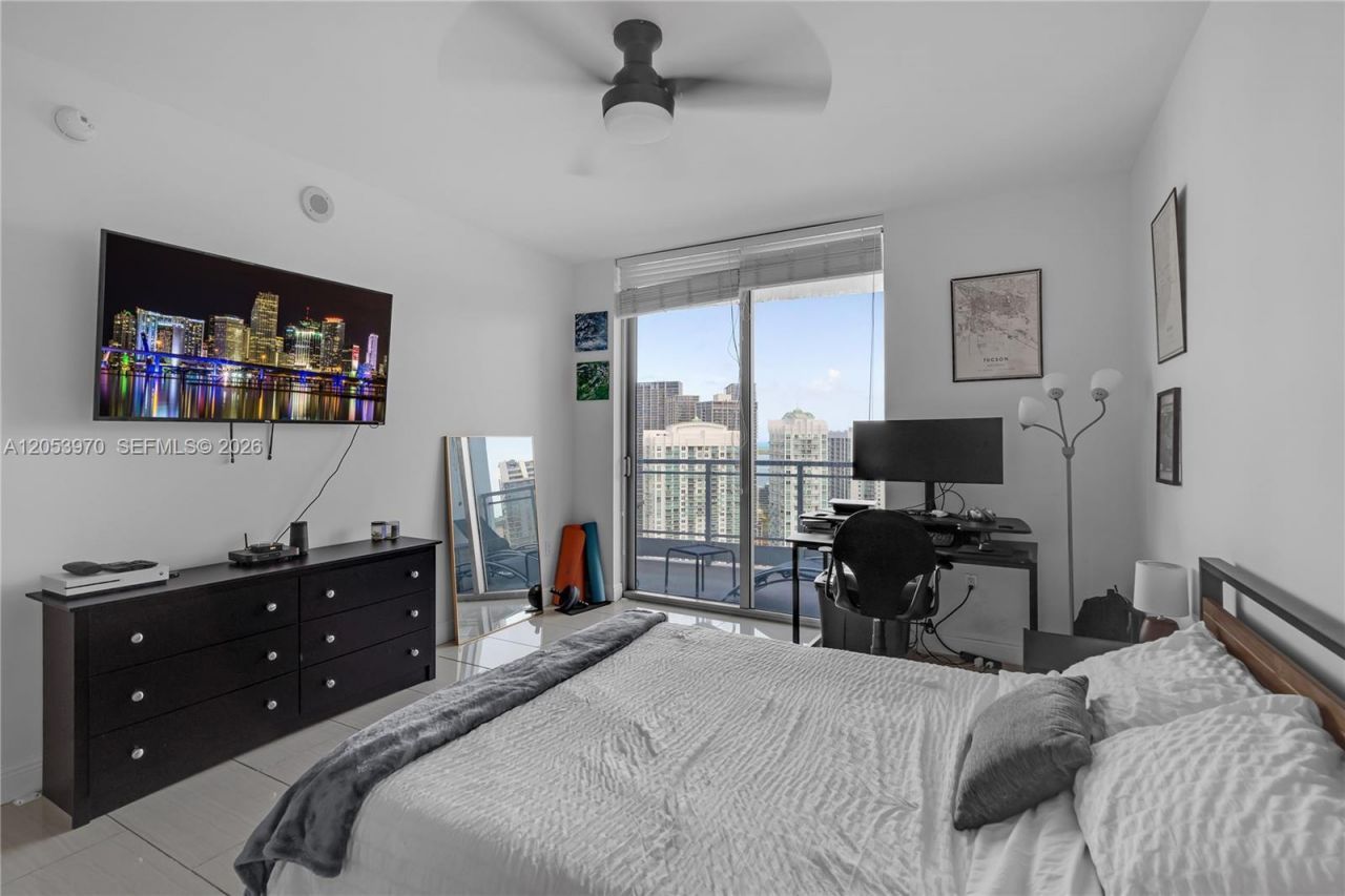 90 SW 3rd St , Unit 4403, Miami, FL 33130 Photo
