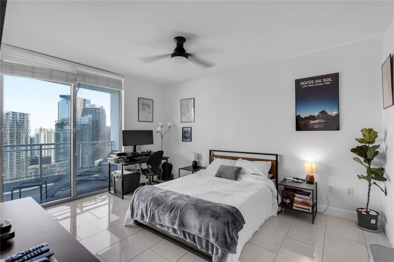 90 SW 3rd St , Unit 4403, Miami, FL 33130 Photo