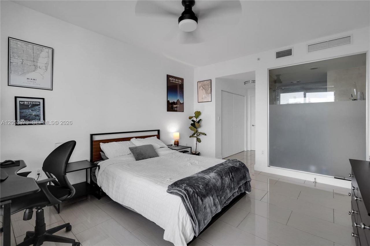 90 SW 3rd St , Unit 4403, Miami, FL 33130 Photo