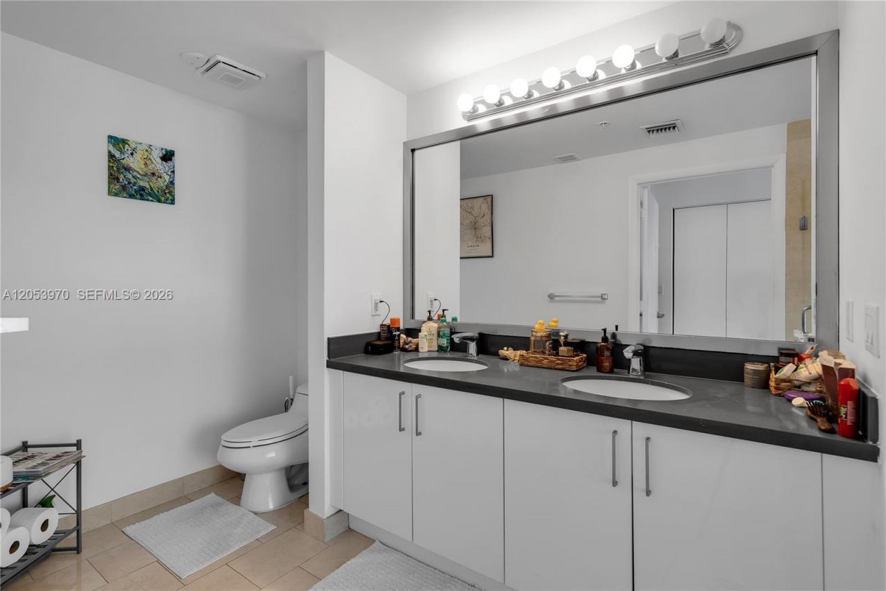 90 SW 3rd St , Unit 4403, Miami, FL 33130 Photo