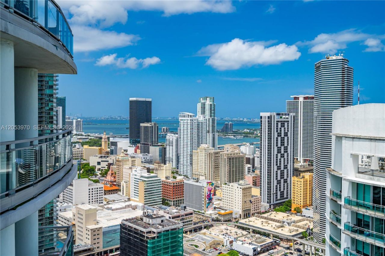 90 SW 3rd St , Unit 4403, Miami, FL 33130 Photo