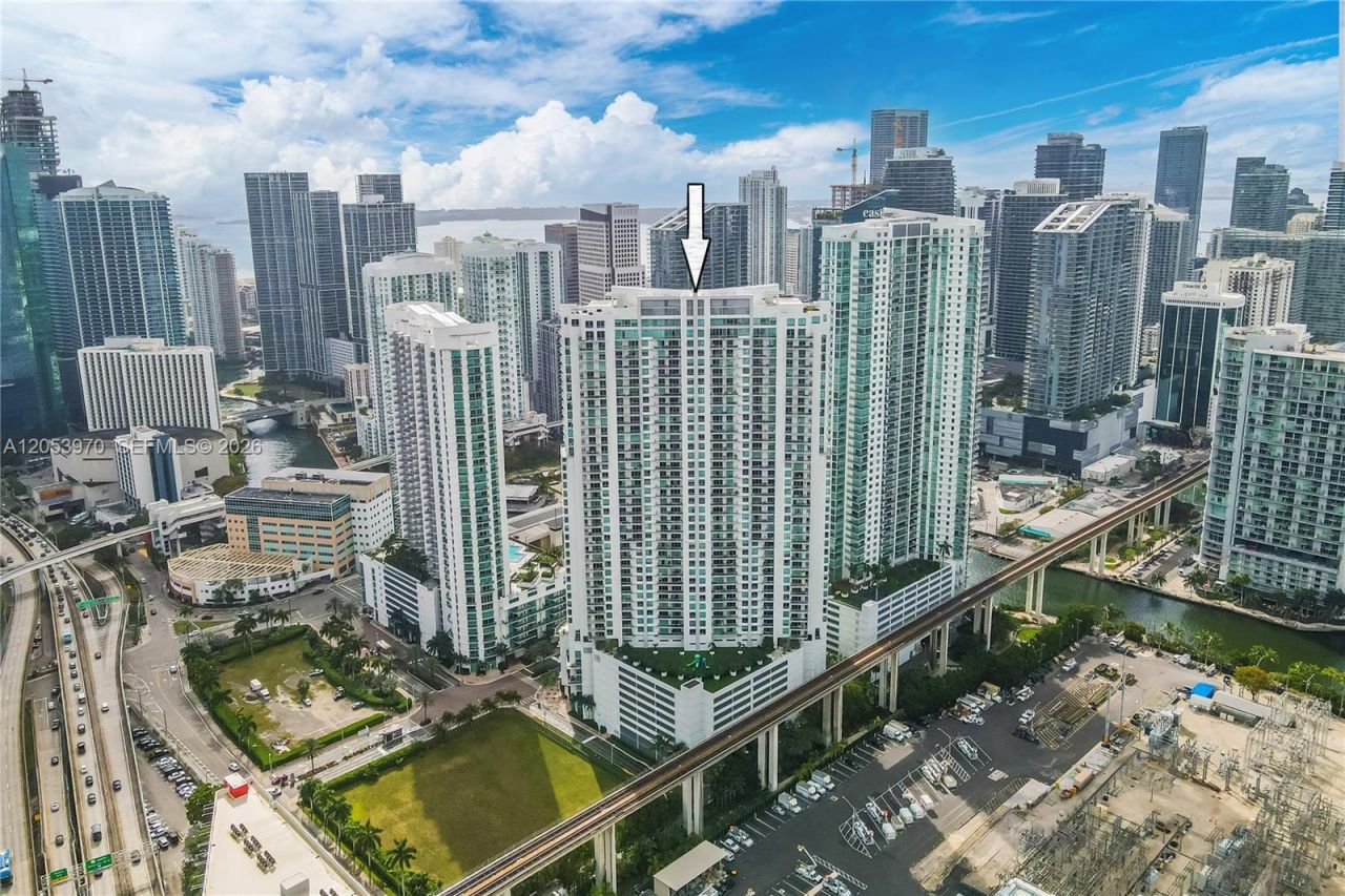 90 SW 3rd St , Unit 4403, Miami, FL 33130 Photo