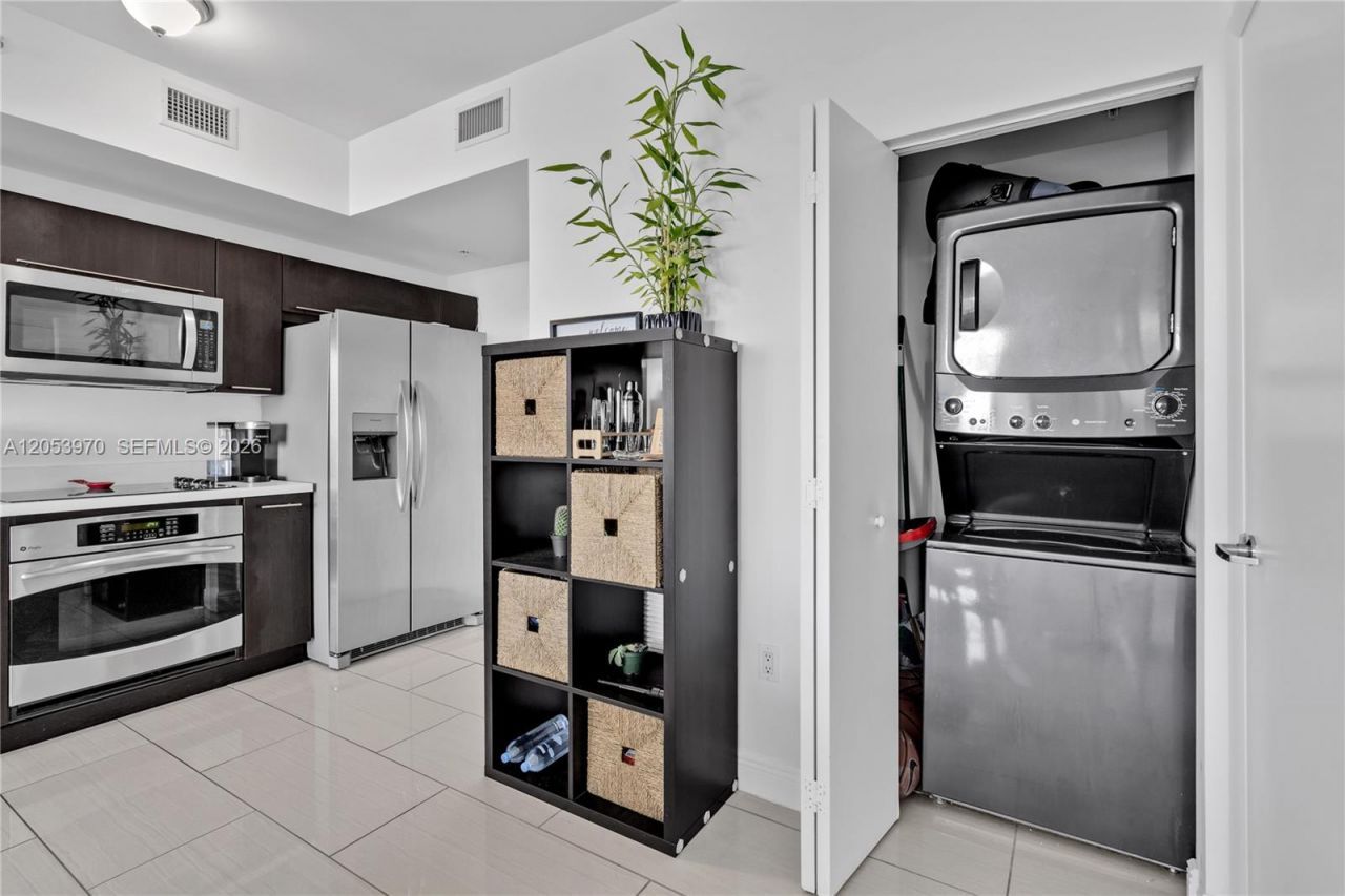 90 SW 3rd St , Unit 4403, Miami, FL 33130 Photo