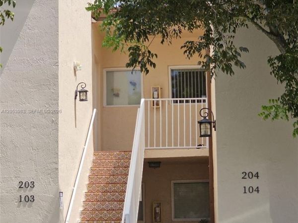 15721 SW 137th Ave, Unit 204, Miami, FL 33177