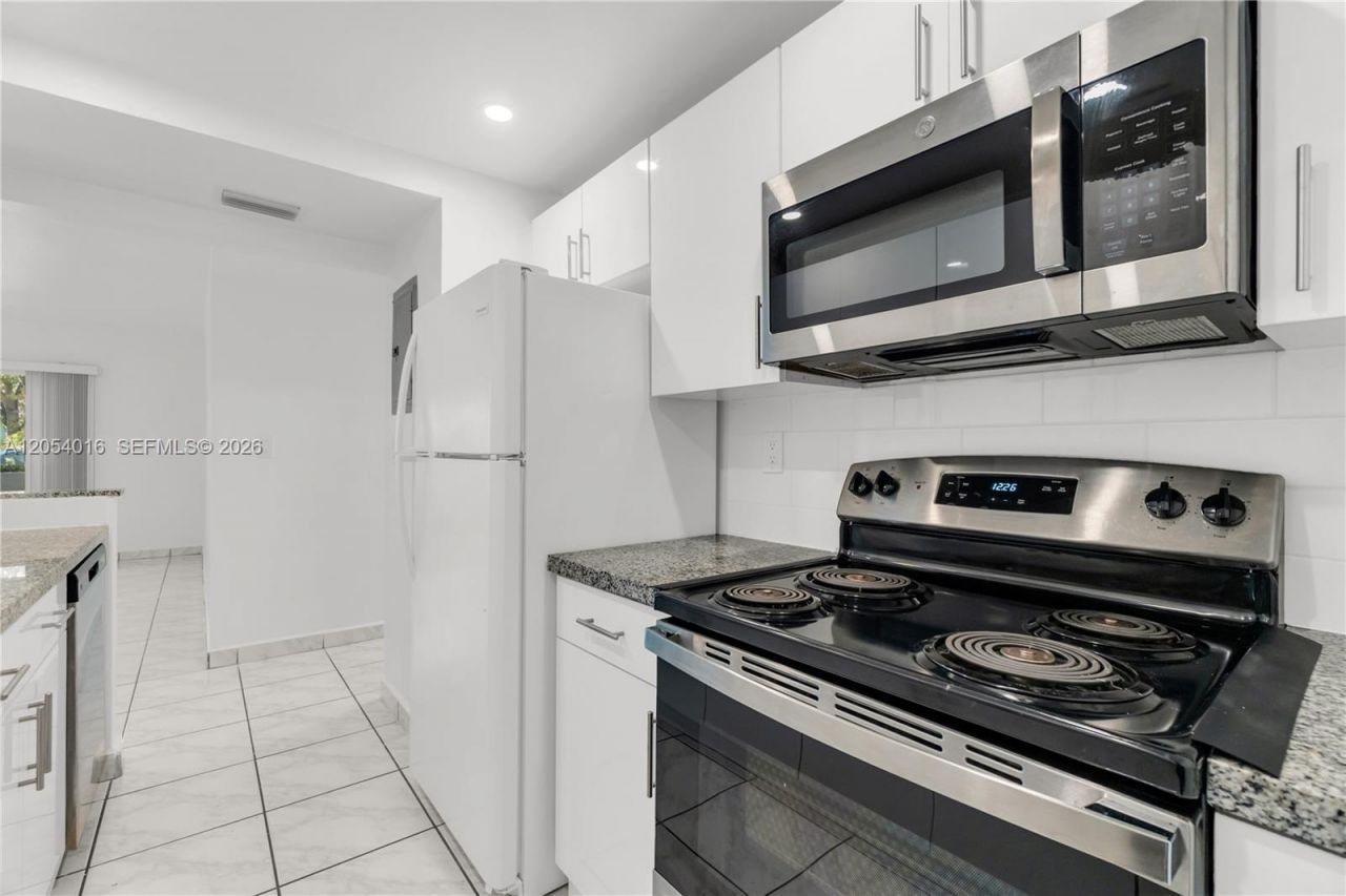 9354 SW 77th Ave, Unit I1, Miami, FL 33156 Photo