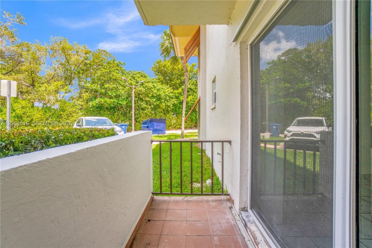 9354 SW 77th Ave, Unit I1, Miami, FL 33156 Photo