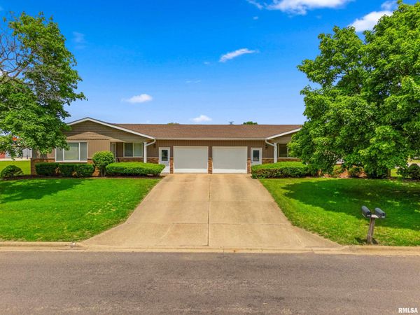 101-103 Nina Court, Pekin, IL 61554