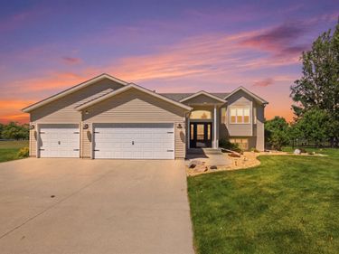 224 Chestnut Drive, Horace, ND 58047