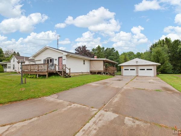 6565 Winter , Addison, MI 49220