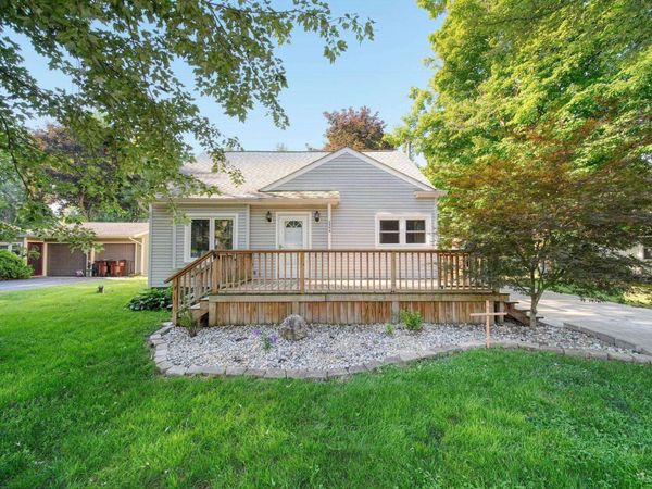 2095 Harold , Adrian, MI 49221