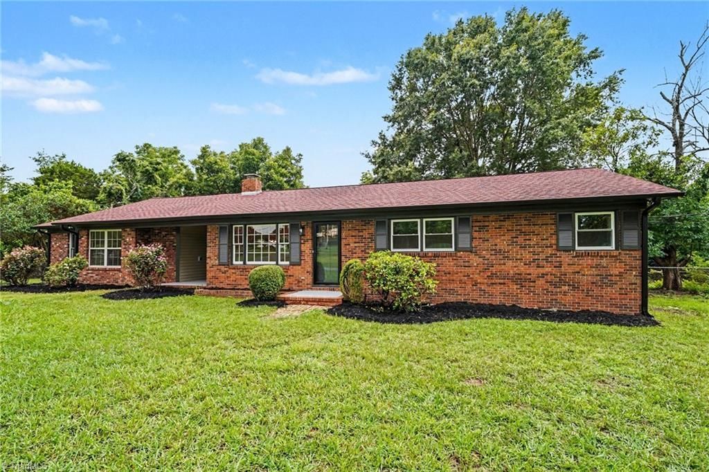 3667 Clover Drive, Sophia, NC 27350 Main Photo