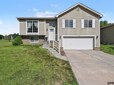14816 Nebraska Avenue, Omaha, NE 68116