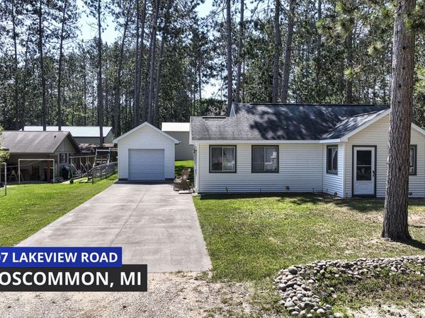 207 Lakeview Drive, Roscommon, MI 48653