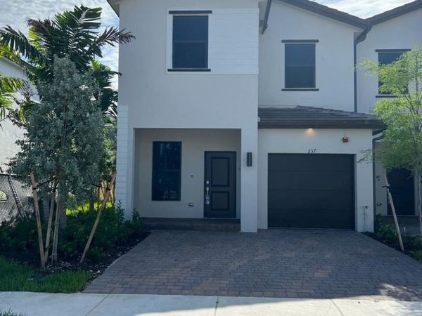 237 SW 159TH Way, Pembroke Pines, FL 33027