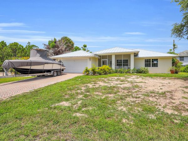 1295 12th Avenue SW, Vero Beach, FL 32962