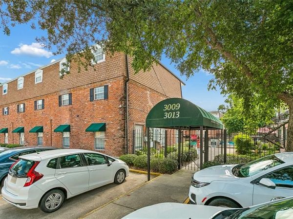 3013 RIDGELAKE Drive , Unit 207, Metairie, LA 70002