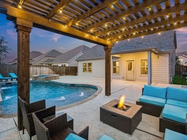 10105 Lakemont Drive, Fort Worth, TX 76131