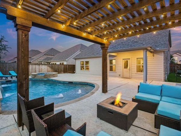 10105 Lakemont Drive, Fort Worth, TX 76131