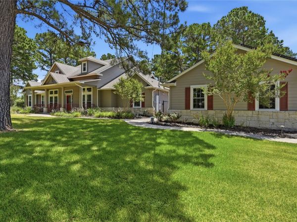 379 Matthew CV, Bastrop, TX 78602