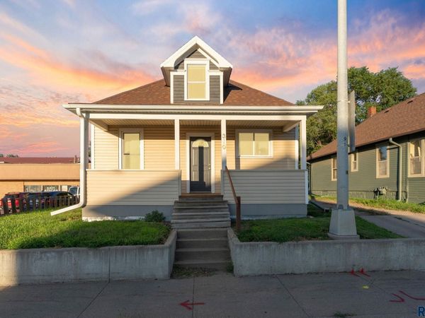 310 N Cliff Ave, Sioux Falls, SD 57103