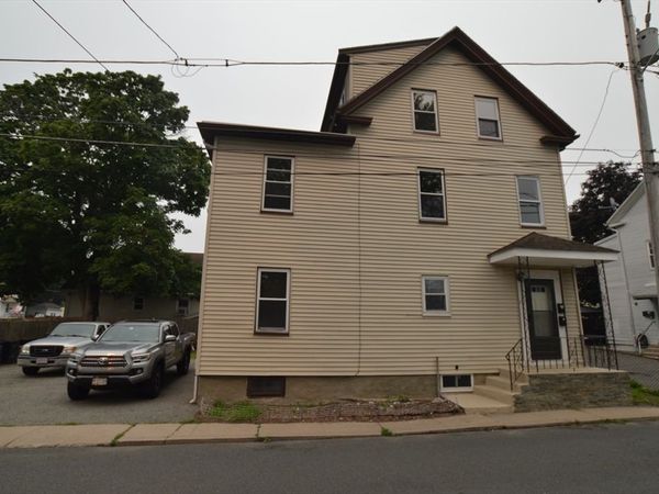25 Sherman St, Unit 2, Peabody, MA 01960