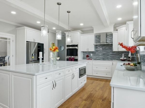 1 A Farmer Cir, East Longmeadow, MA 01028