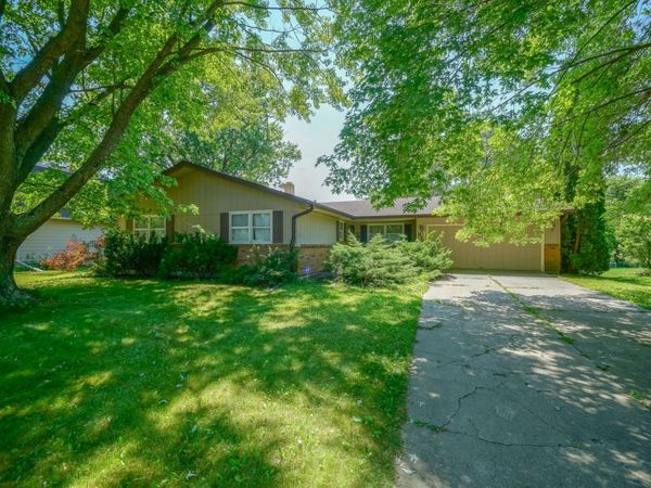 210 Drake Avenue , Rochelle, IL 61068