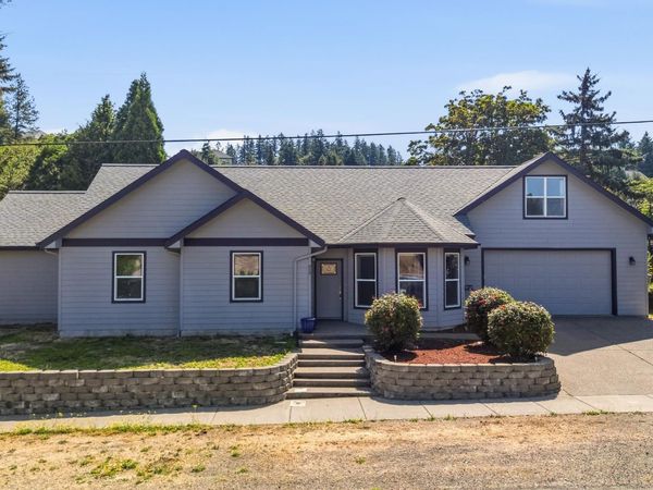 808 Oak St, Brownsville, OR 97327