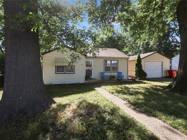 17 Hostetter Street, Buckner, MO 64016