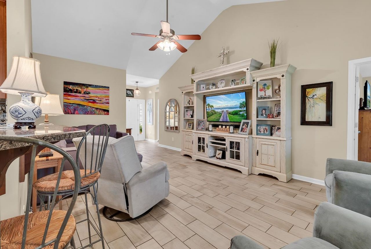 337 Oak Haven Dr. Photo 5