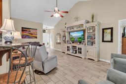 337 Oak Haven Dr. photo 4