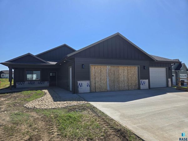 1108 N Slate Ave, Brandon, SD 57005
