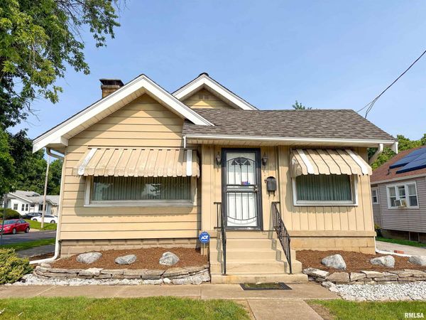 2630 N UNIVERSITY Street, Peoria, IL 61604
