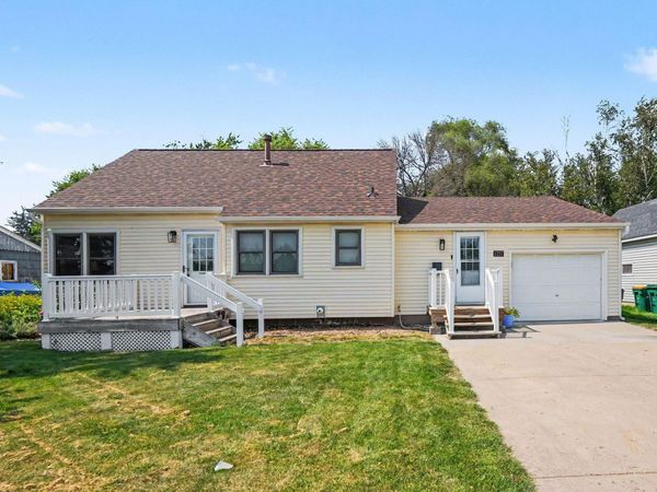 1257 Parallel Street, Chaska, MN 55318