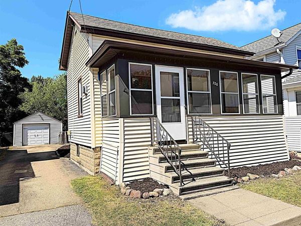 320 E PARKWAY AVENUE, Oshkosh, WI 54901