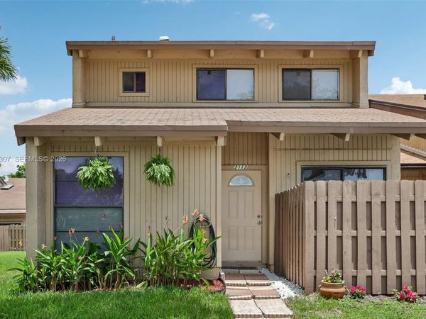 2112 SW 81st Way , Davie, FL 33324