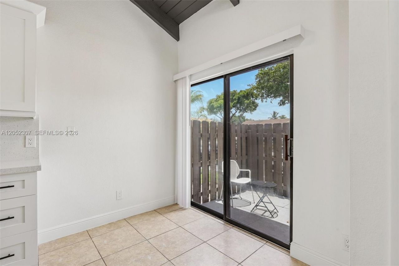 2112 SW 81st Way , Davie, FL 33324 Photo