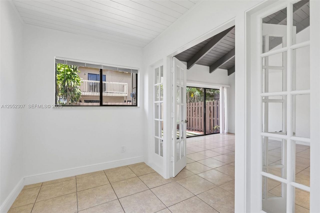 2112 SW 81st Way , Davie, FL 33324 Photo