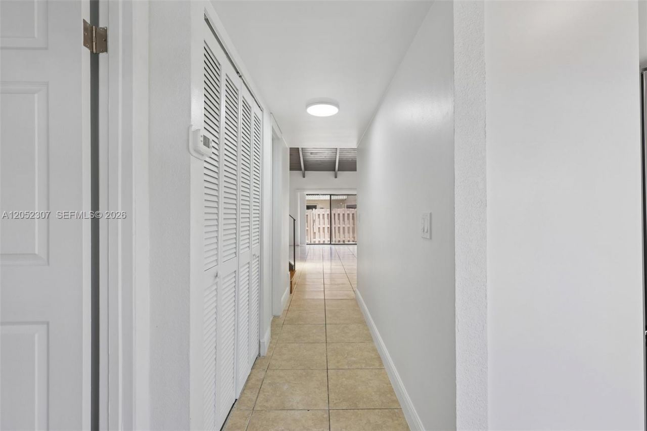 2112 SW 81st Way , Davie, FL 33324 Photo