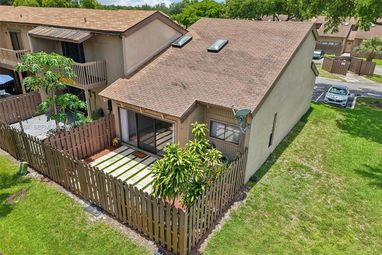 2112 SW 81st Way , Davie, FL 33324 Photo