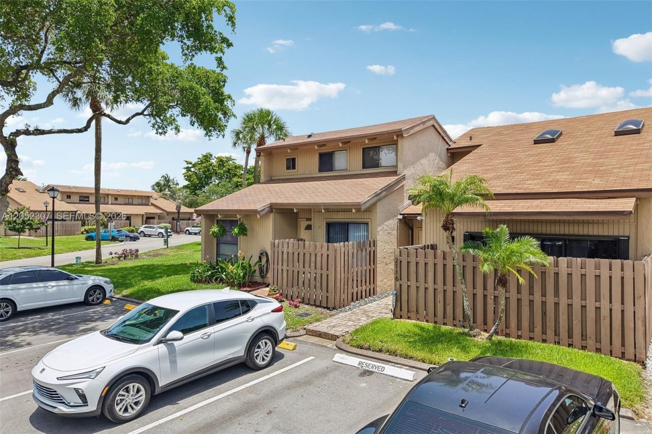 2112 SW 81st Way , Davie, FL 33324 Photo