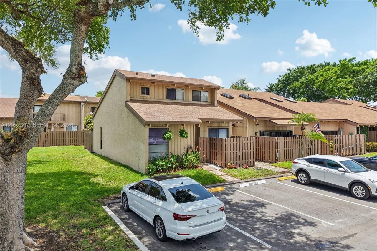 2112 SW 81st Way , Davie, FL 33324 Photo