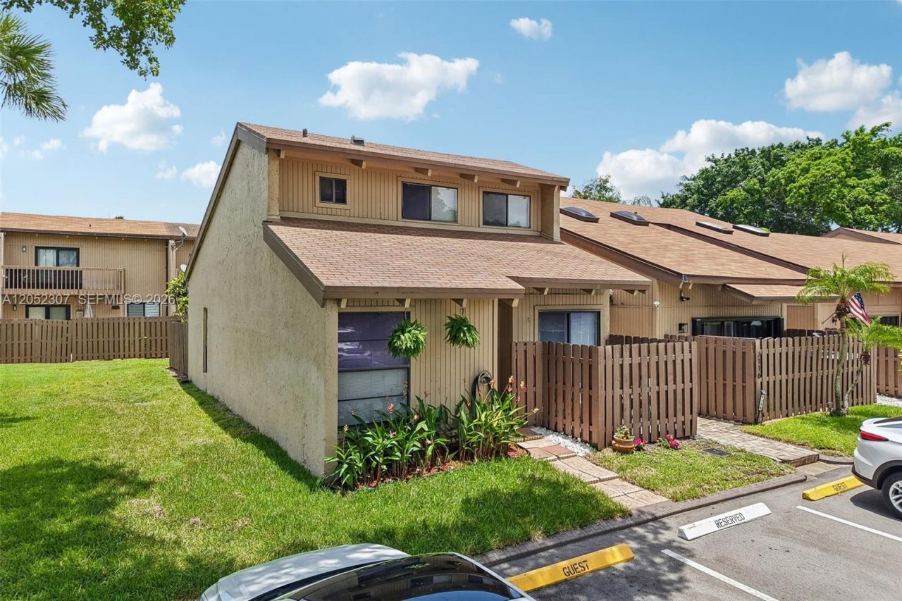 2112 SW 81st Way , Davie, FL 33324 Photo